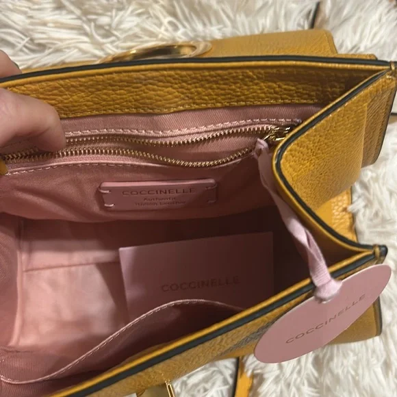 ✨Coccinelle Pebbled Leather Handbag/Crossbody✨NWT $365 - Picture 8 of 9